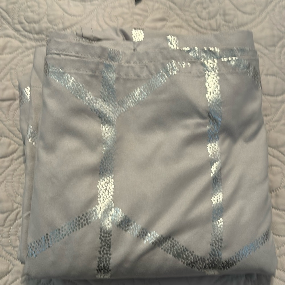 Shower curtain light gray polyester
68” wide 72” long